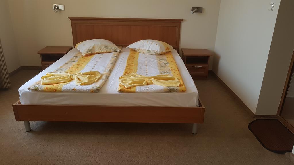Guest House Markovi Aheloy Ngoại thất bức ảnh