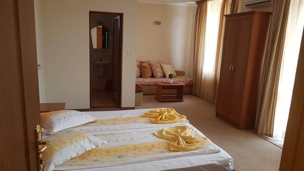 Guest House Markovi Aheloy Ngoại thất bức ảnh